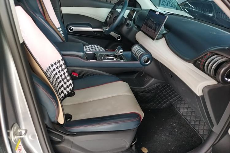 Used BYD Yuan PLUS 2022 510 km Flagship Version Right Front Seat