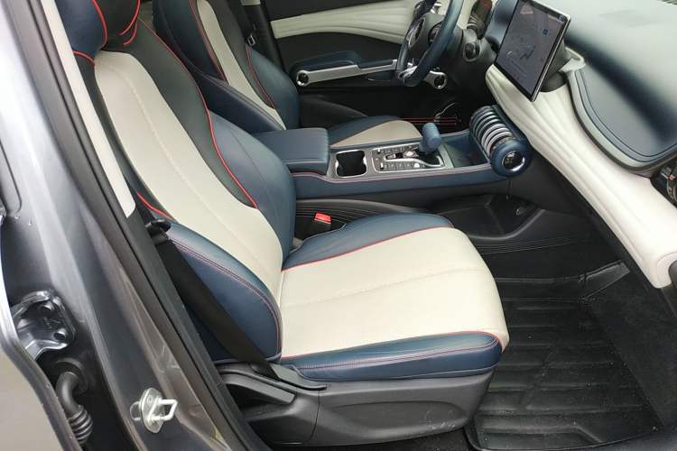 Used BYD Yuan PLUS 2022 430 km Luxury Version Right Front Seat