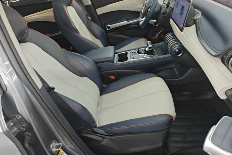 Used BYD Yuan PLUS 2022 430 km Luxury Version Right Front Seat