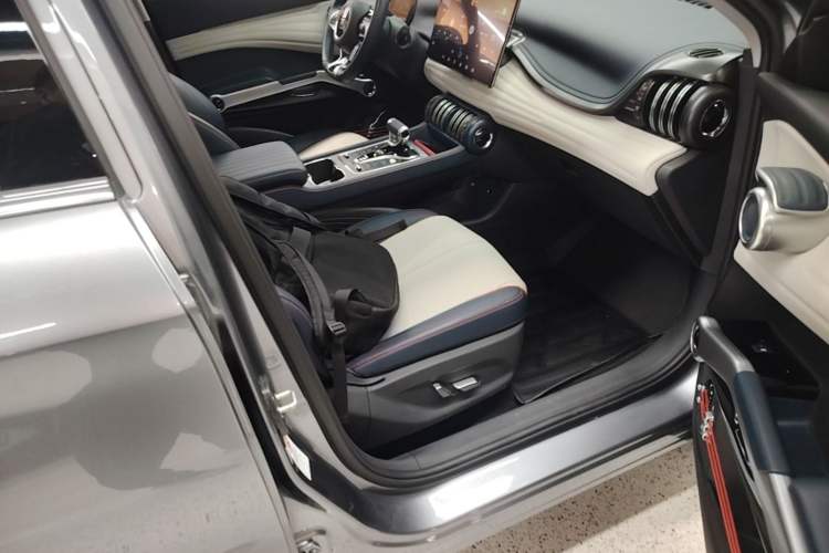 Used BYD Yuan PLUS 2022 510KM Flagship PLUS Right Front Seat