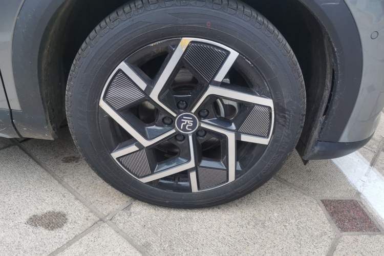 Used BYD Yuan PLUS 2022 510KM Flagship PLUS Right Front Wheel Hub