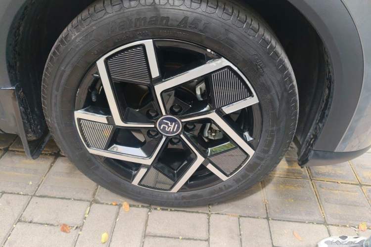Used BYD Yuan PLUS 2022 510KM Flagship PLUS Right Front Wheel Hub