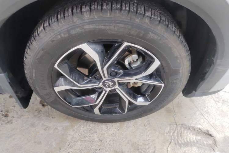 Used BYD Yuan PLUS 2022 430 km Luxury Version Right Front Wheel Hub