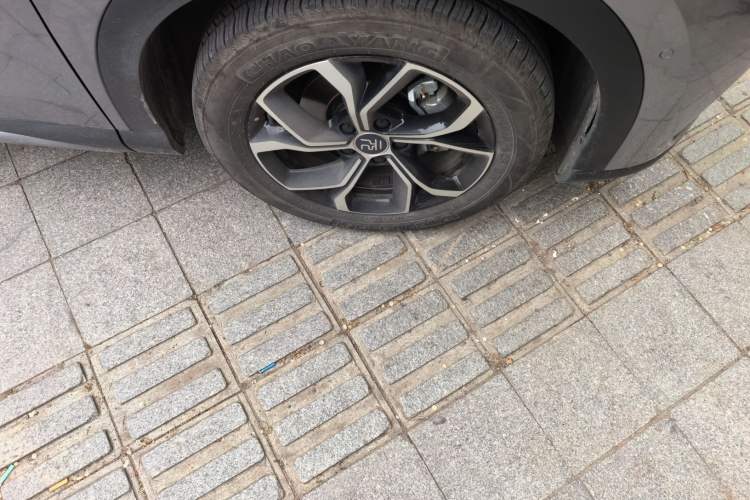 Used BYD Yuan PLUS 2022 430 km Luxury Version Right Front Wheel Hub
