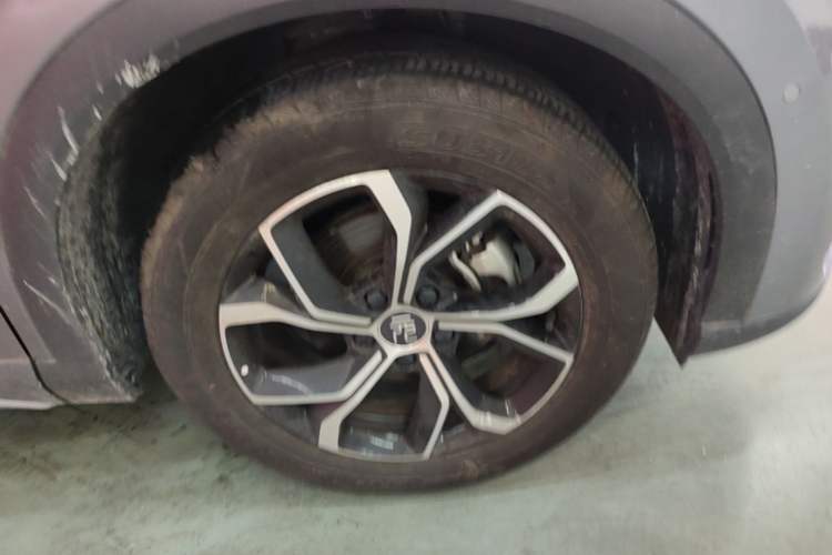 Used BYD Yuan PLUS 2022 430 km Luxury Version Right Front Wheel Hub