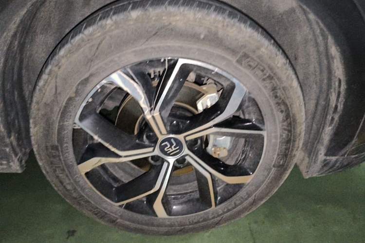 Used BYD Yuan PLUS 2022 430 km Luxury Version Right Front Wheel Hub