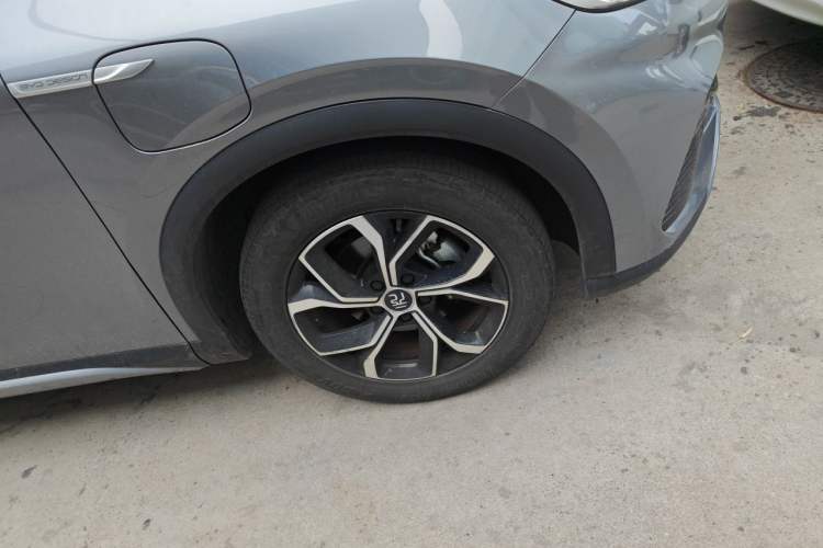 Used BYD Yuan PLUS 2022 430 km Luxury Version Right Front Wheel Hub