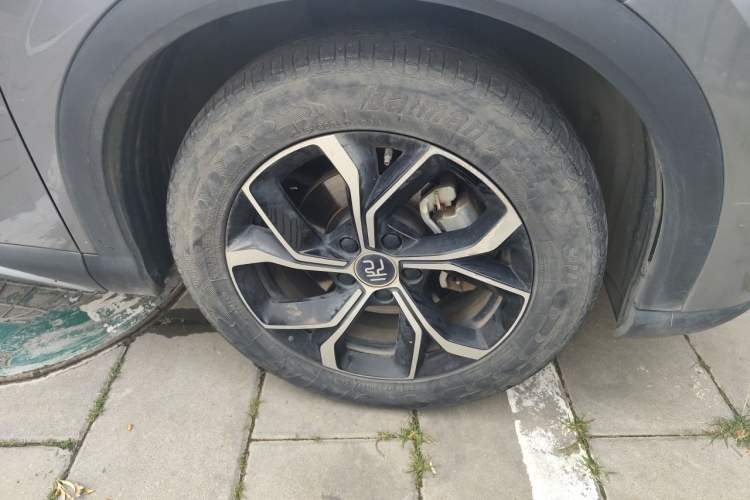 Used BYD Yuan PLUS 2022 430 km Luxury Version Right Front Wheel Hub
