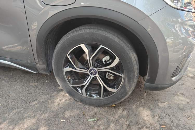 Used BYD Yuan PLUS 2022 430 km Luxury Version Right Front Wheel Hub