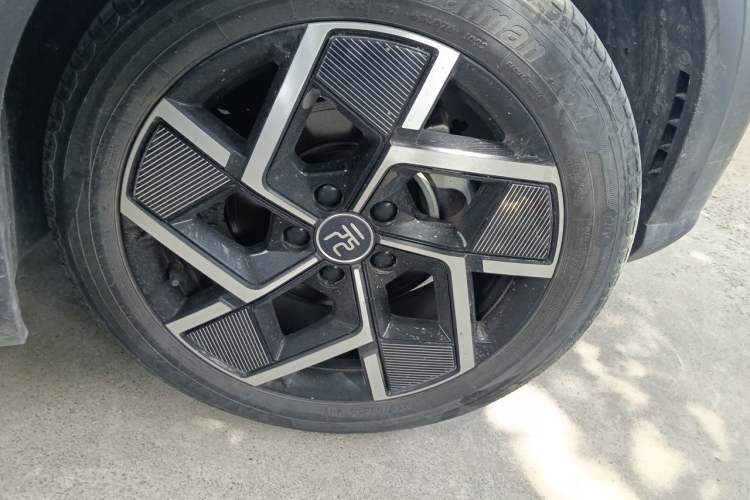 Used BYD Yuan PLUS 2022 510 km Flagship Version Right Front Wheel Hub