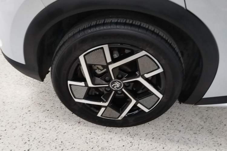 Used BYD Yuan PLUS 2022 510 km Flagship Version Right Rear Wheel Hub