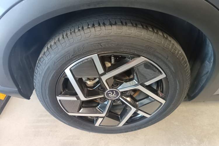Used BYD Yuan PLUS 2022 510 km Flagship Version Right Rear Wheel Hub