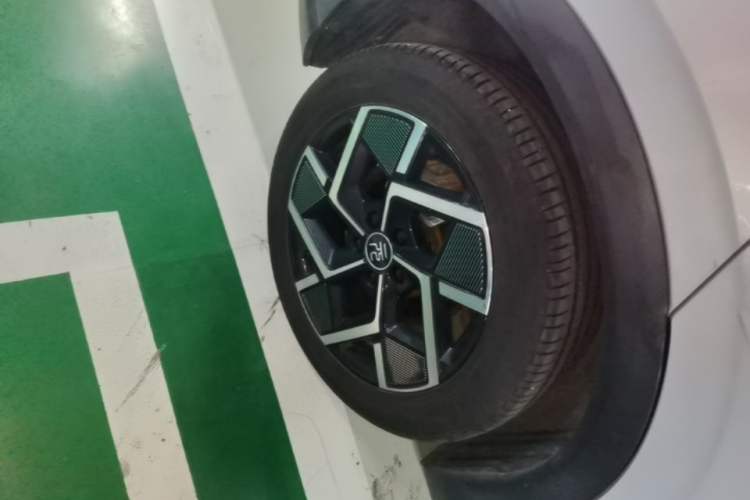 Used BYD Yuan PLUS 2022 510KM Flagship PLUS Right Rear Wheel Hub