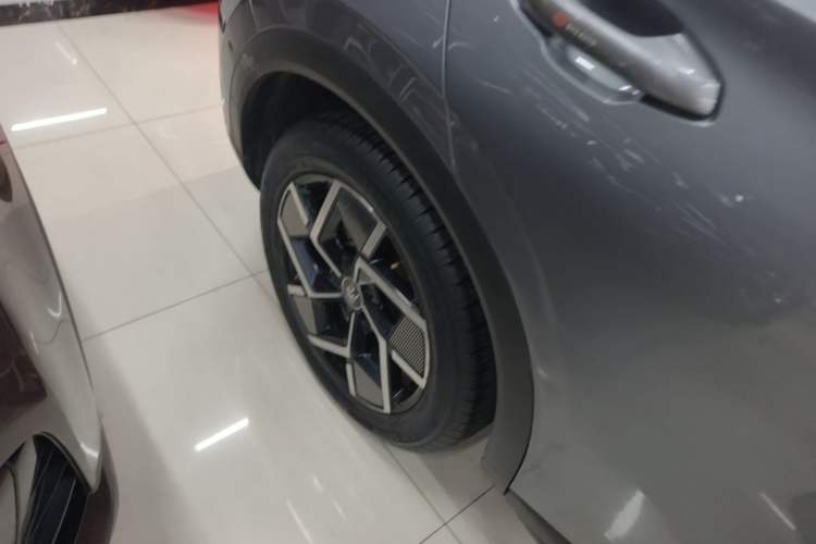 Used BYD Yuan PLUS 2022 510KM Flagship PLUS Right Rear Wheel Hub