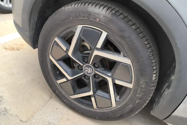 Used BYD Yuan PLUS 2022 510 km Flagship Version Right Rear Wheel Hub