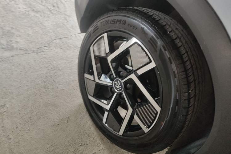 Used BYD Yuan PLUS 2022 510KM Flagship PLUS Right Rear Wheel Hub