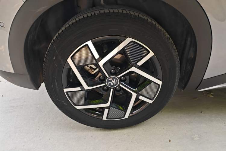 Used BYD Yuan PLUS 2022 510KM Flagship PLUS Right Rear Wheel Hub