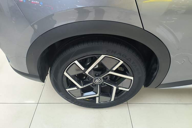 Used BYD Yuan PLUS 2022 510 km Flagship Version Right Rear Wheel Hub