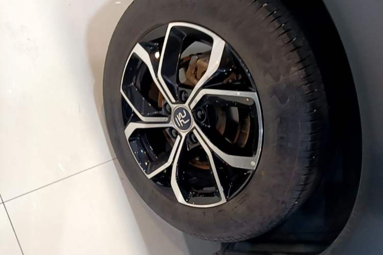 Used BYD Yuan PLUS 2022 430 km Luxury Version Right Rear Wheel Hub