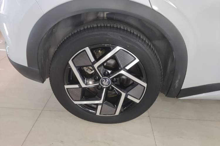 Used BYD Yuan PLUS 2022 510 km Flagship Version Right Rear Wheel Hub