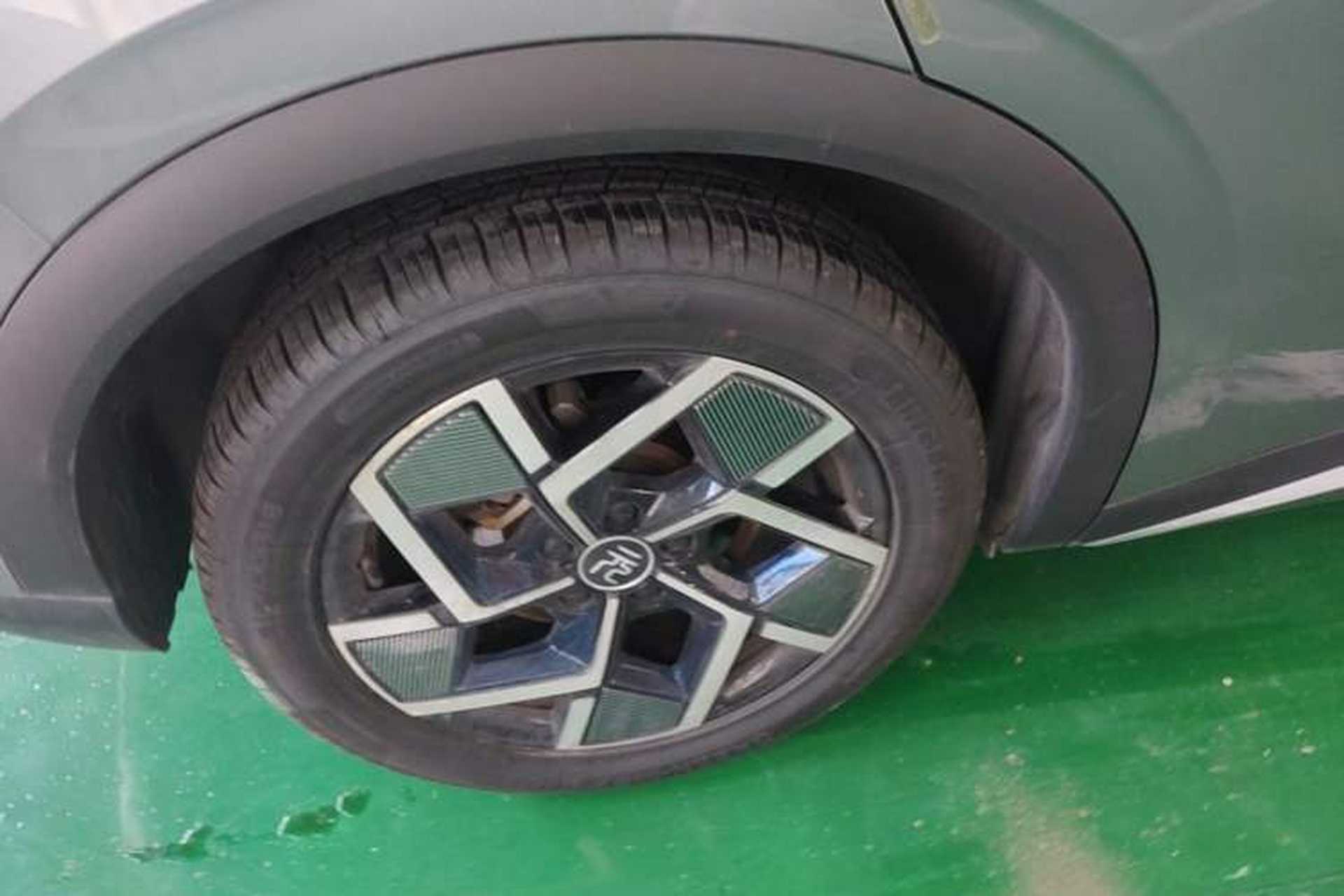 Used BYD Yuan PLUS 2022 510 km Flagship Version Right Rear Wheel Hub