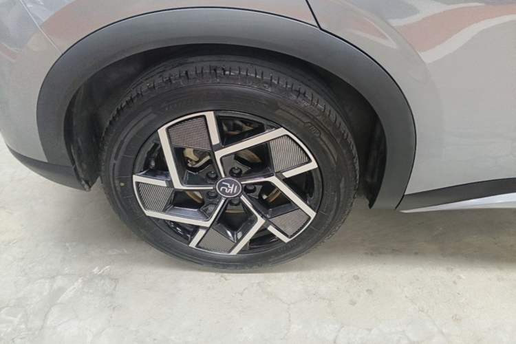 Used BYD Yuan PLUS 2022 510 km Flagship Version Right Rear Wheel Hub