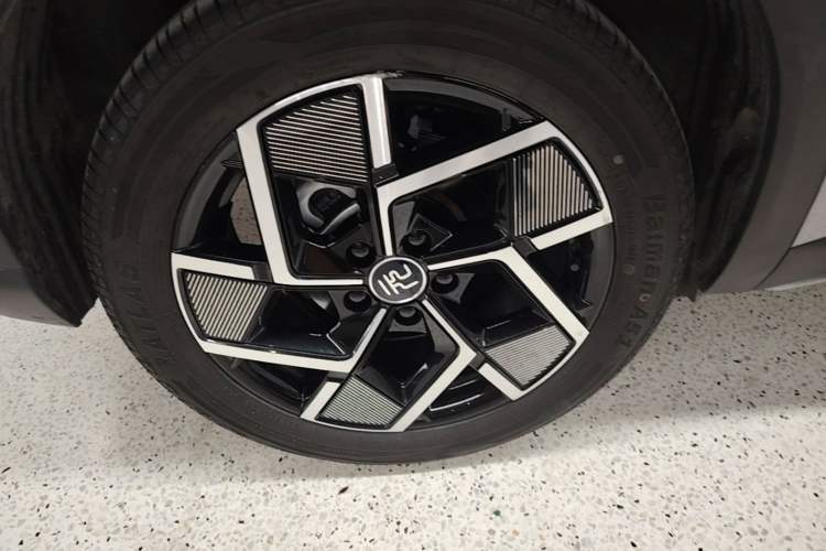 Used BYD Yuan PLUS 2022 510KM Flagship PLUS Right Rear Wheel Hub