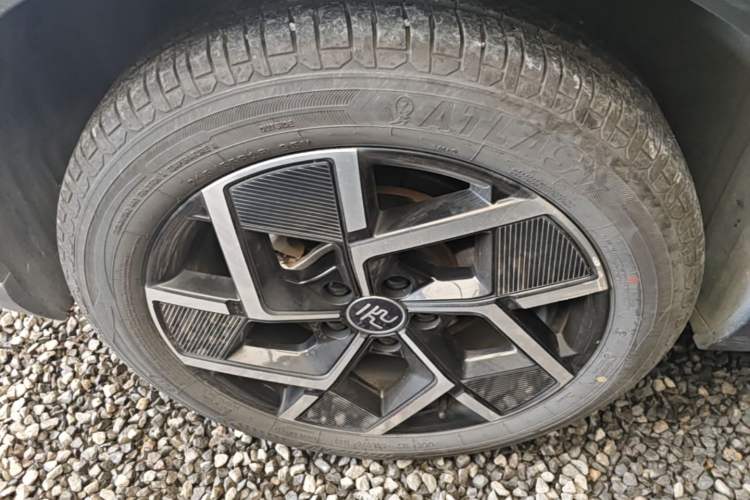 Used BYD Yuan PLUS 2022 510 km Flagship Version Right Rear Wheel Hub