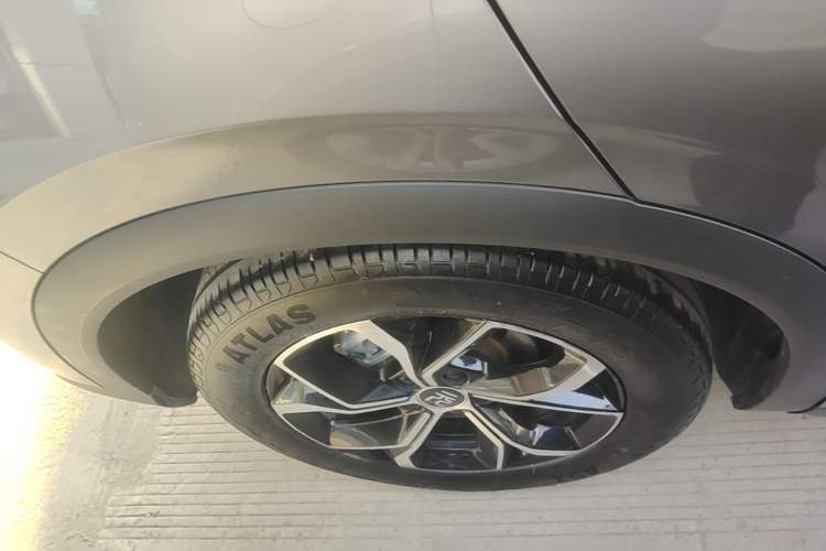 Used BYD Yuan PLUS 2022 430 km Luxury Version Right Rear Wheel Hub