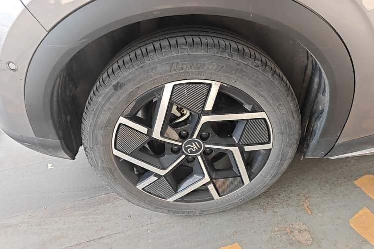 Used BYD Yuan PLUS 2022 510KM Flagship PLUS Right Rear Wheel Hub