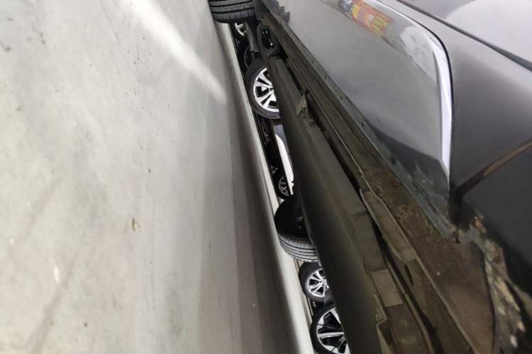 Used BYD Yuan PLUS 2022 430 km Luxury Version Right Side Sill