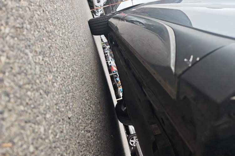 Used BYD Yuan PLUS 2022 430 km Luxury Version Right Side Sill