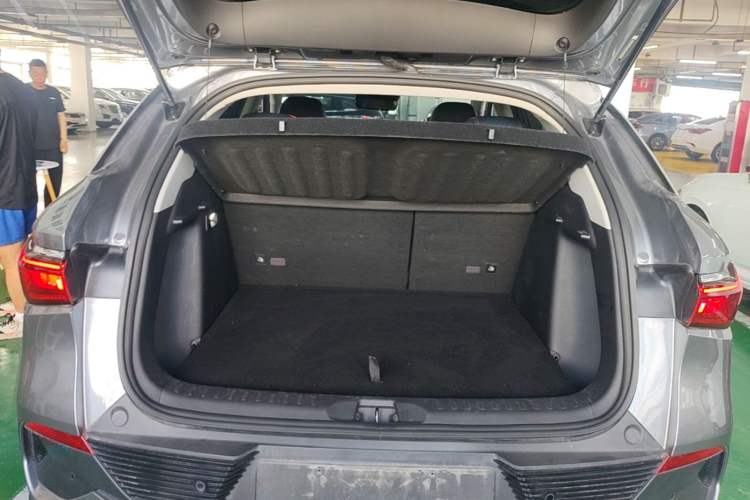 Used BYD Yuan PLUS 2022 510 km Flagship Version Trunk