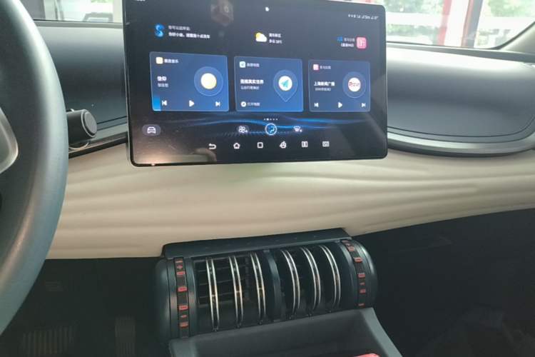 Used BYD Yuan PLUS 2022 510 km Flagship Version Audio And AC Panel