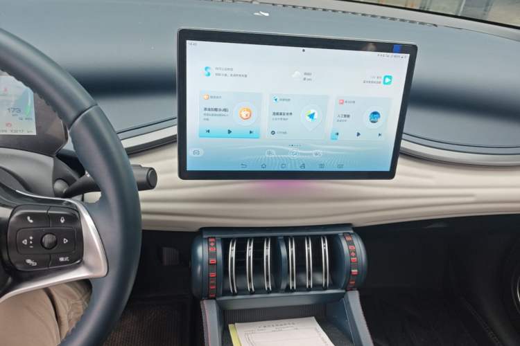 Used BYD Yuan PLUS 2022 430 km Luxury Version Audio And AC Panel