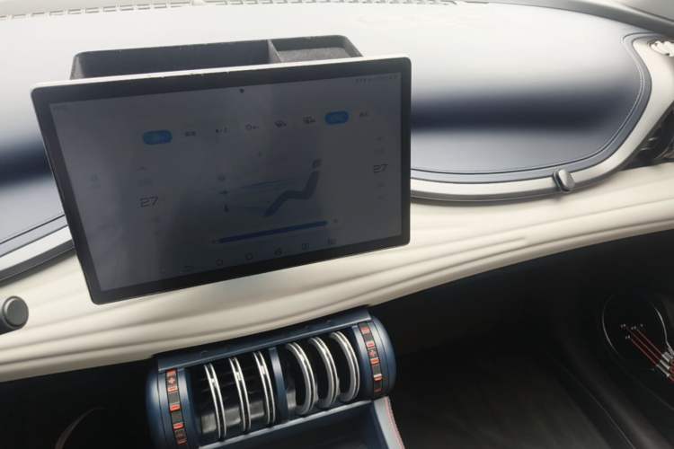 Used BYD Yuan PLUS 2022 430 km Luxury Version Audio And AC Panel
