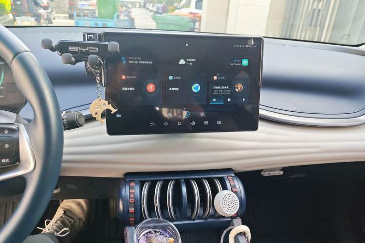 Used BYD Yuan PLUS 2022 430 km Luxury Version Audio And AC Panel