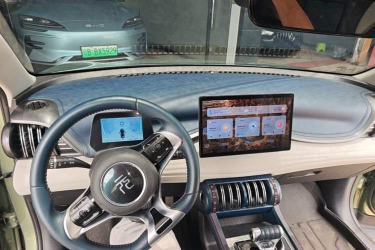Used BYD Yuan PLUS 2022 430 km Luxury Version Center Console