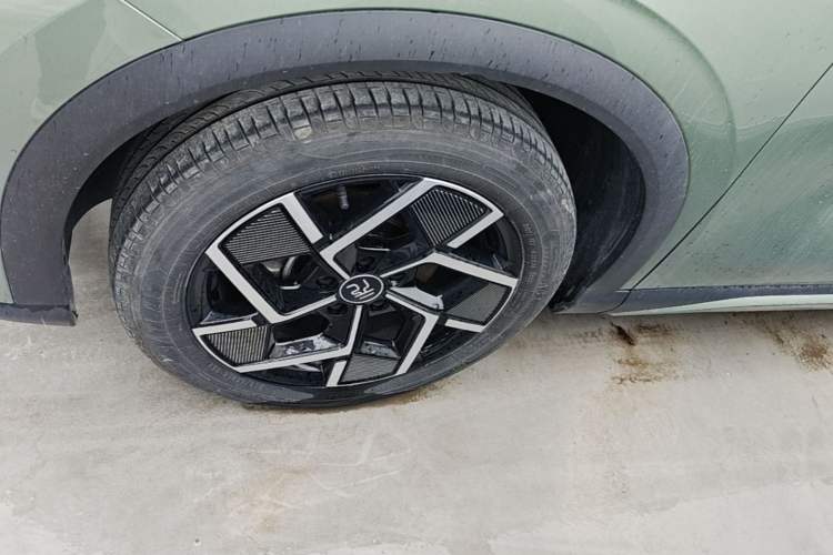 Used BYD Yuan PLUS 2022 510 km Flagship Version Exterior 4