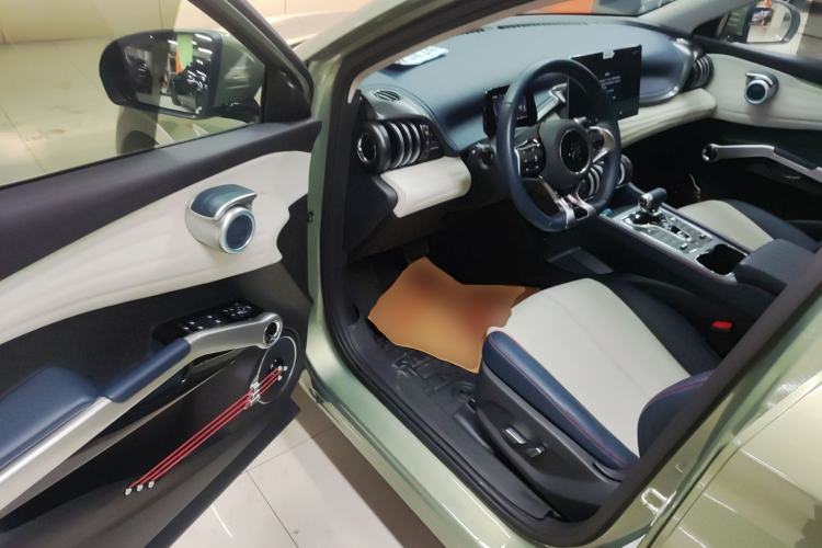 Used BYD Yuan PLUS 2022 430 km Luxury Version Interior 3