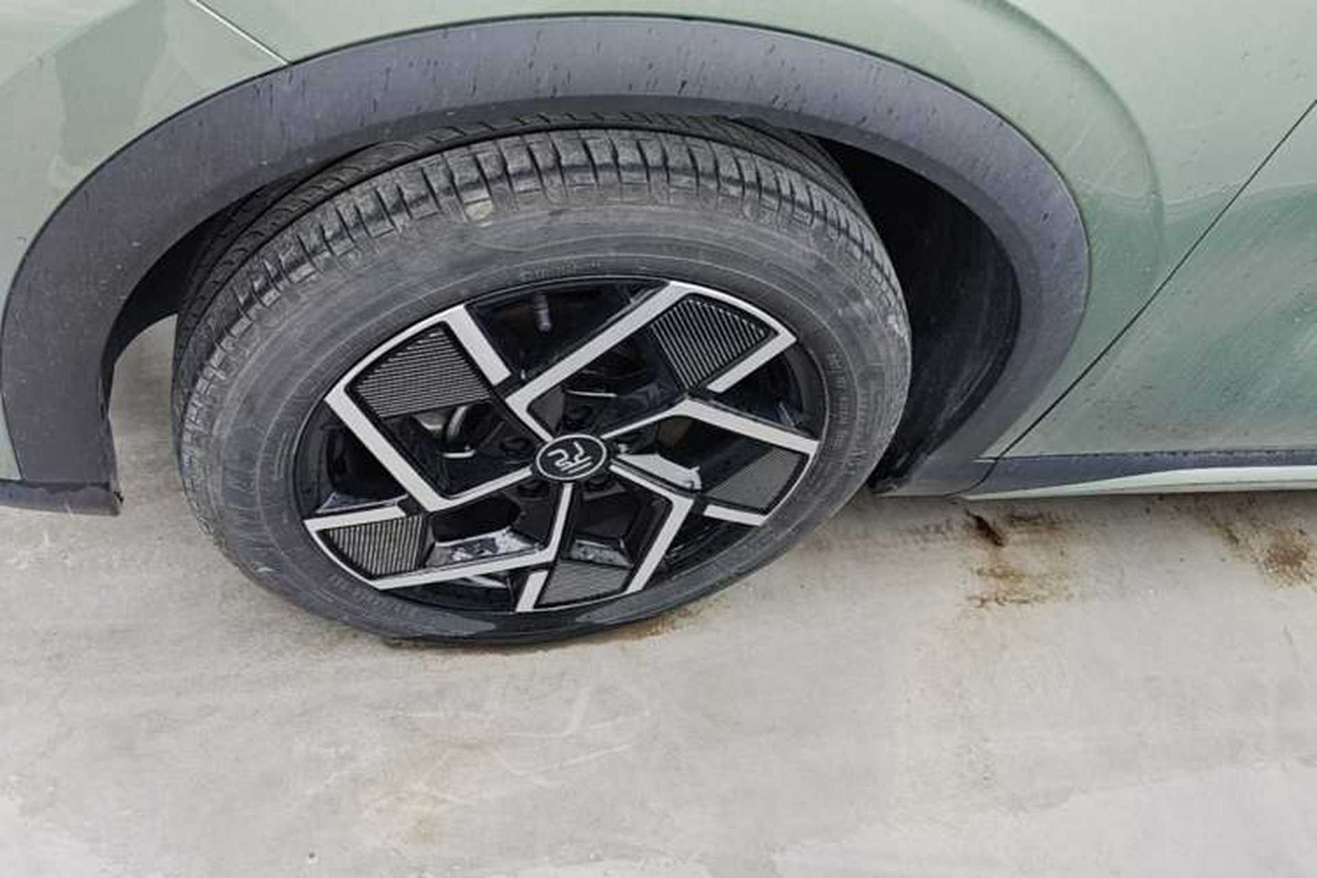 Used BYD Yuan PLUS 2022 510 km Flagship Version Left Front Wheel Hub