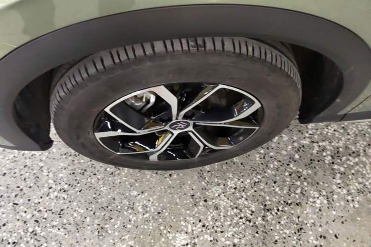 Used BYD Yuan PLUS 2022 510 km Luxury Version Left Front Wheel Hub