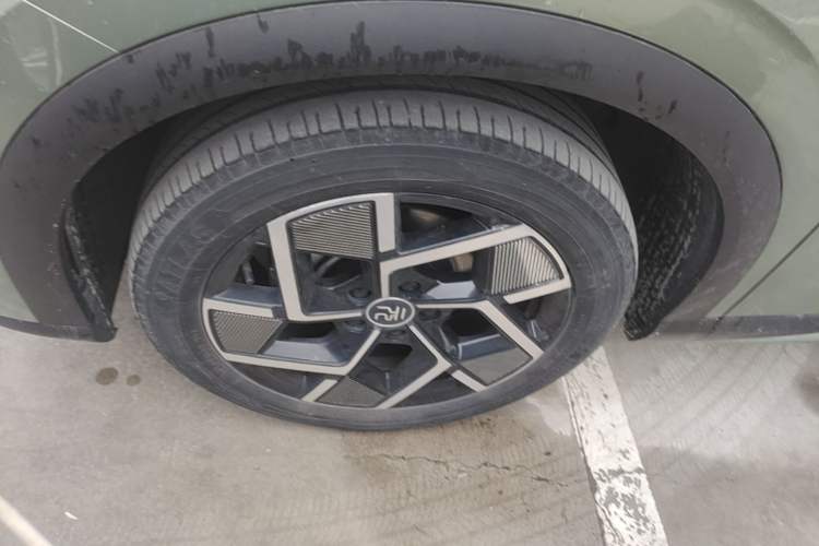 Used BYD Yuan PLUS 2022 510KM Flagship PLUS Left Front Wheel Hub