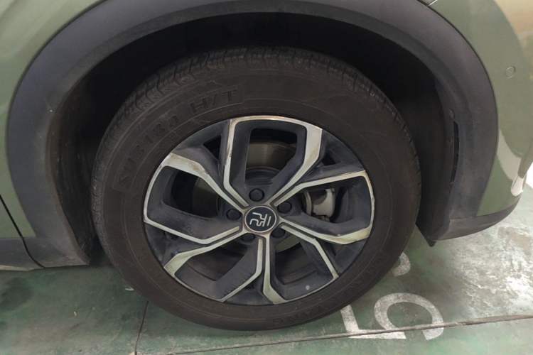 Used BYD Yuan PLUS 2022 430 km Luxury Version Right Front Wheel Hub