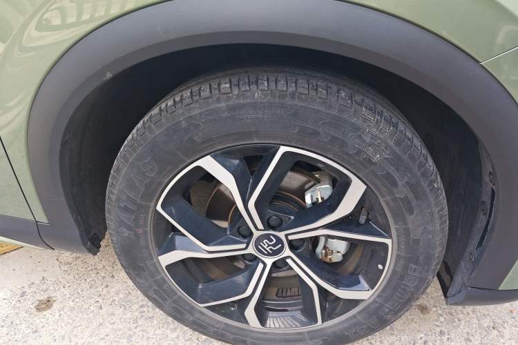 Used BYD Yuan PLUS 2022 430 km Luxury Version Right Front Wheel Hub