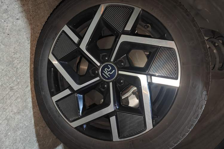Used BYD Yuan PLUS 2022 510KM Flagship PLUS Right Front Wheel Hub