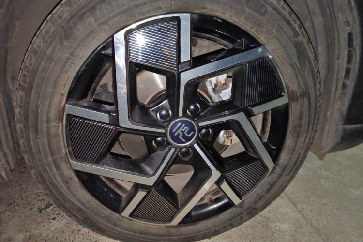 Used BYD Yuan PLUS 2022 510 km Flagship Version Right Front Wheel Hub