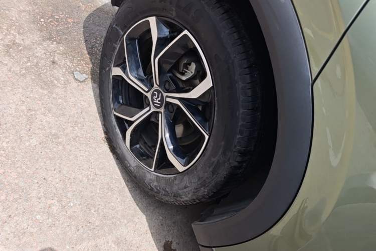 Used BYD Yuan PLUS 2022 430 km Luxury Version Right Rear Wheel Hub