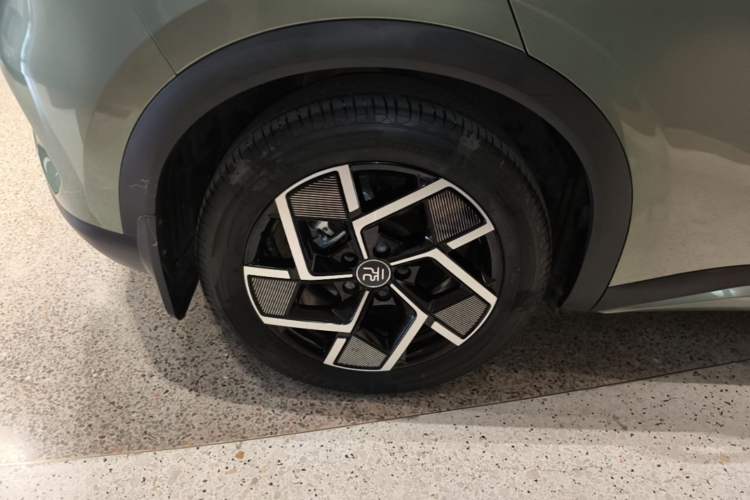 Used BYD Yuan PLUS 2022 510 km Flagship Version Right Rear Wheel Hub