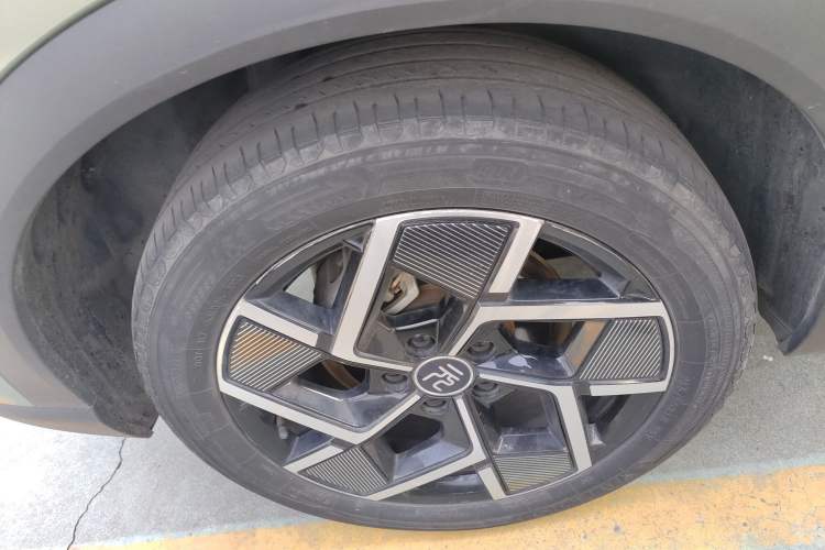 Used BYD Yuan PLUS 2022 510 km Flagship Version Right Rear Wheel Hub